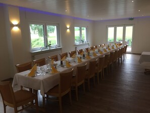 Thức ăn và đồ uống