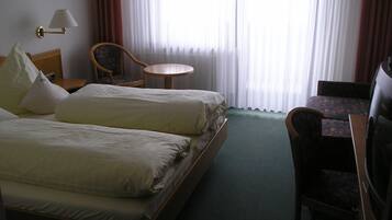 Double Room | In-room safe, desk, free WiFi, bed sheets