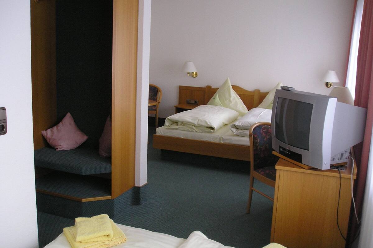 family quadruple room | in-room safe, desk, free wifi, bed sheets