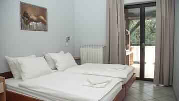 Leilighet, 2 soverom (4 Adults) | Minibar, skrivebord, strykejern/-brett og barnesenger (inkludert)