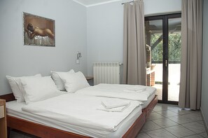 Apartment, 2 Bedrooms (4 Adults) | Minibar, desk, iron/ironing board, free cribs/infant beds - Villa Paolija (Novigrad)
