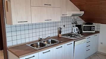 Appartement, 2 chambres (6 Adults) | Cuisine privée | Réfrigérateur, micro-ondes, plaque de cuisson, lave-vaisselle