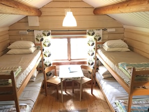 Cabin (4 beds, shared bathroom) | Iron/ironing board, free WiFi