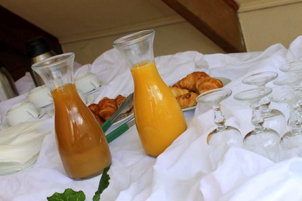 daily continental breakfast (eur 13 per person)