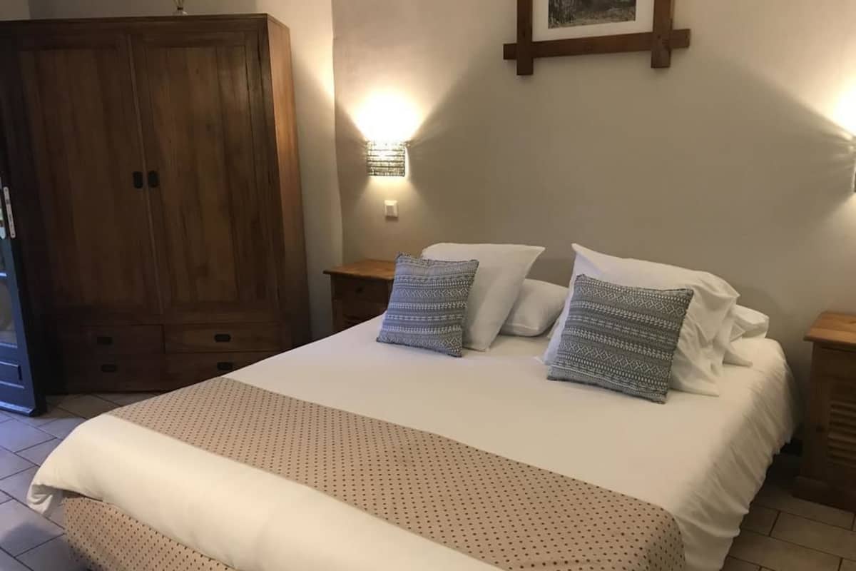 superior double room | in-room safe, desk, soundproofing, iron/ironing board