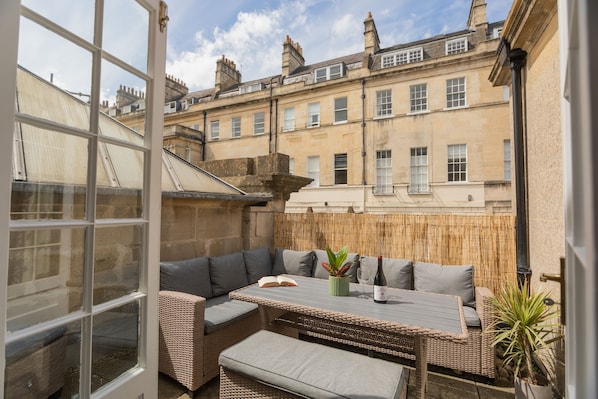 Departamento, baño privado | Vista del balcón