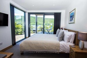 House, Multiple Beds | 2 bedrooms, iron/ironing board, free WiFi, bed sheets - Taymouth Marina-5 Loch View (Aberfeldy)