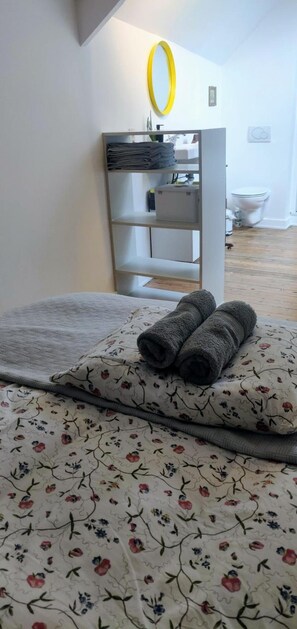 1 chambre, décoration personnalisée, ameublement personnalisé