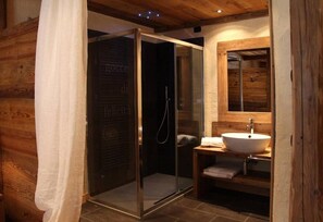 Deluxe Double Room, Balcony | Bathroom | Shower, rainfall showerhead, hair dryer, bathrobes