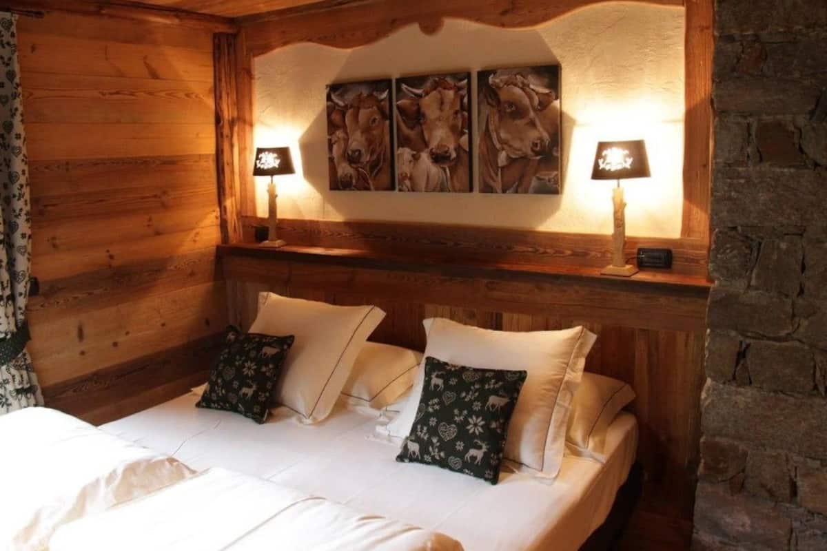 Minibar, kostenloses WLAN, Bettwäsche