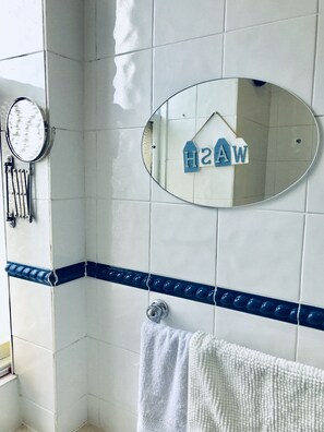 Comfort Apartment, 2 Bedrooms, Non Smoking | Bathroom