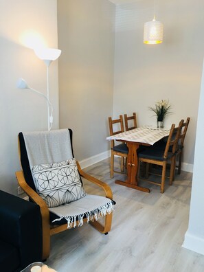 Lägenhet Comfort - 2 sovrum - icke-rökare | Vardagsrum | Platt-tv