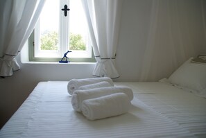 House | Iron/ironing board, free WiFi, bed sheets - Maistrali Studio - House Levante (Syros)