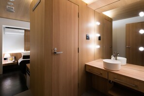 Superior Double Room, 1 Double Bed, Smoking (Check in after 15:00) | WiFi (free) - Hills Hotel Gotanda (Tokyo)