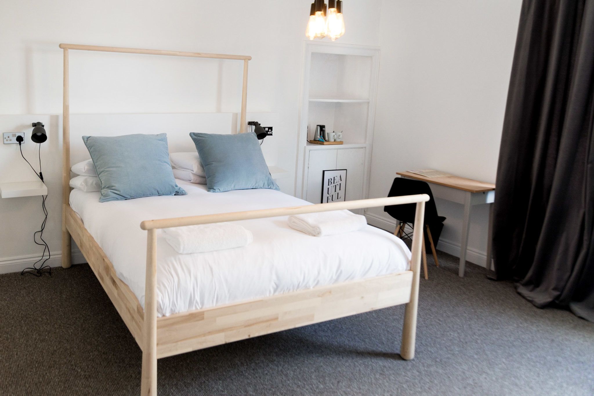 Individually furnished, desk, iron/ironing board, free WiFi