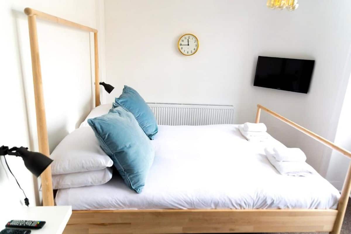 King Room | Con arredamento individuale, una scrivania, ferro/asse da stiro