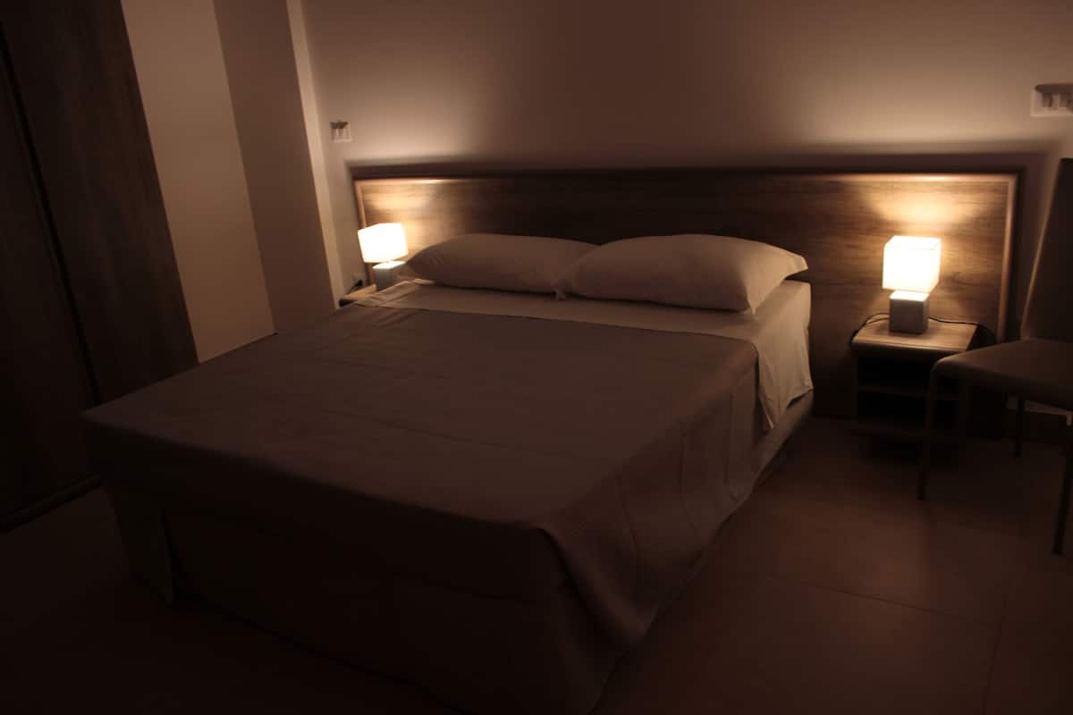 desk, blackout curtains, soundproofing, free wifi