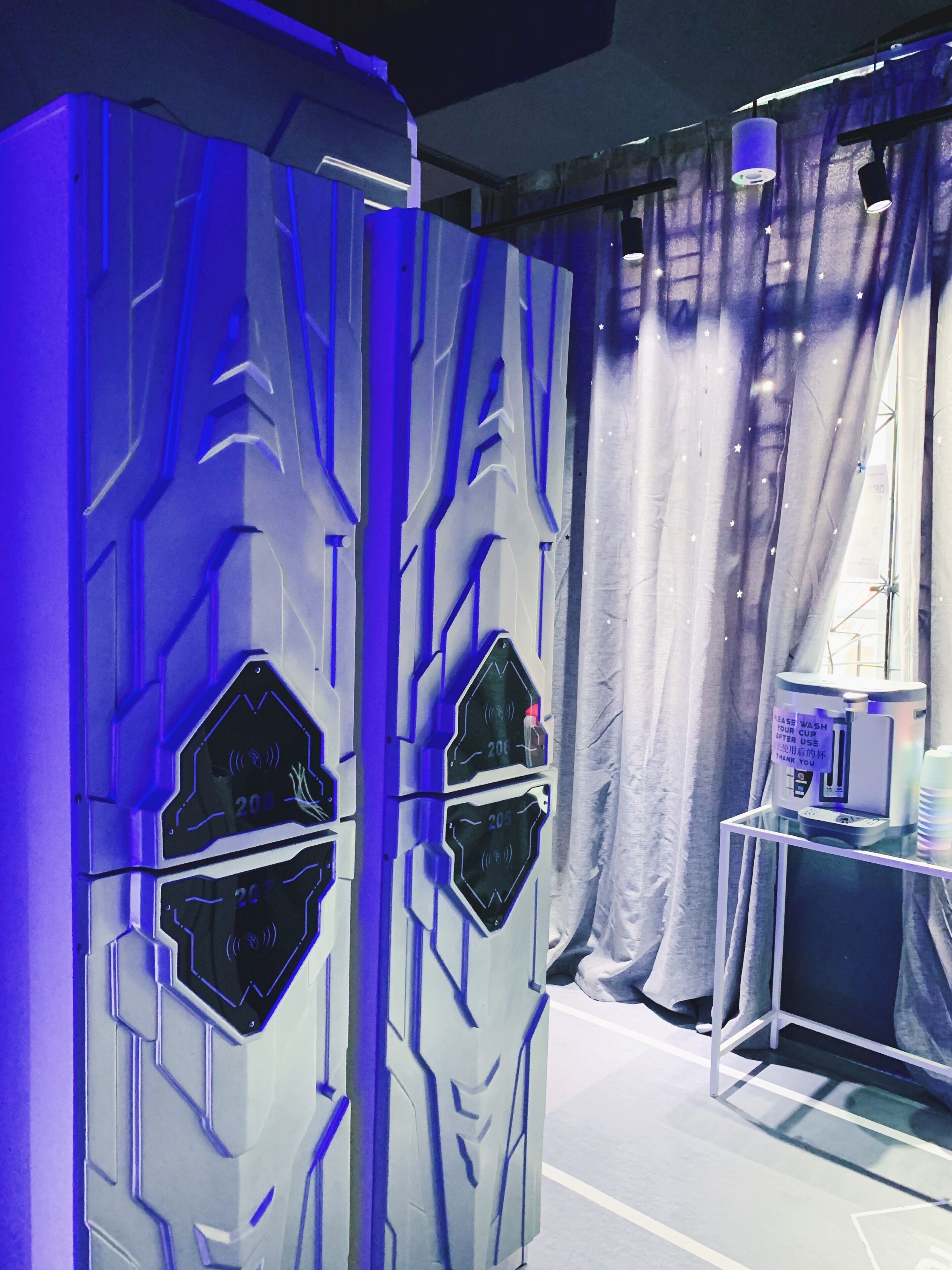 Hypo-allergenic bedding, in-room safe, desk, laptop workspace