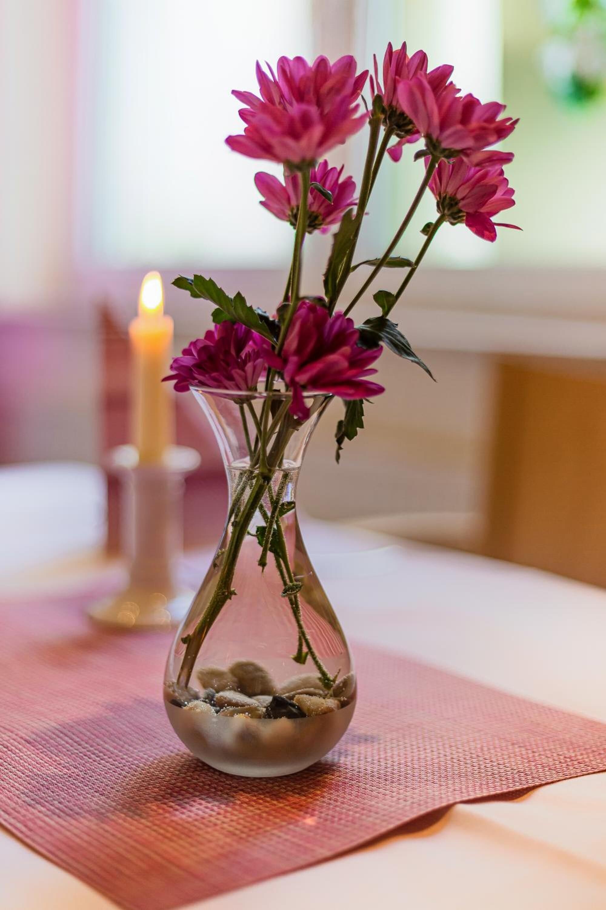 hypo-allergenic bedding, in-room safe, desk, blackout curtains