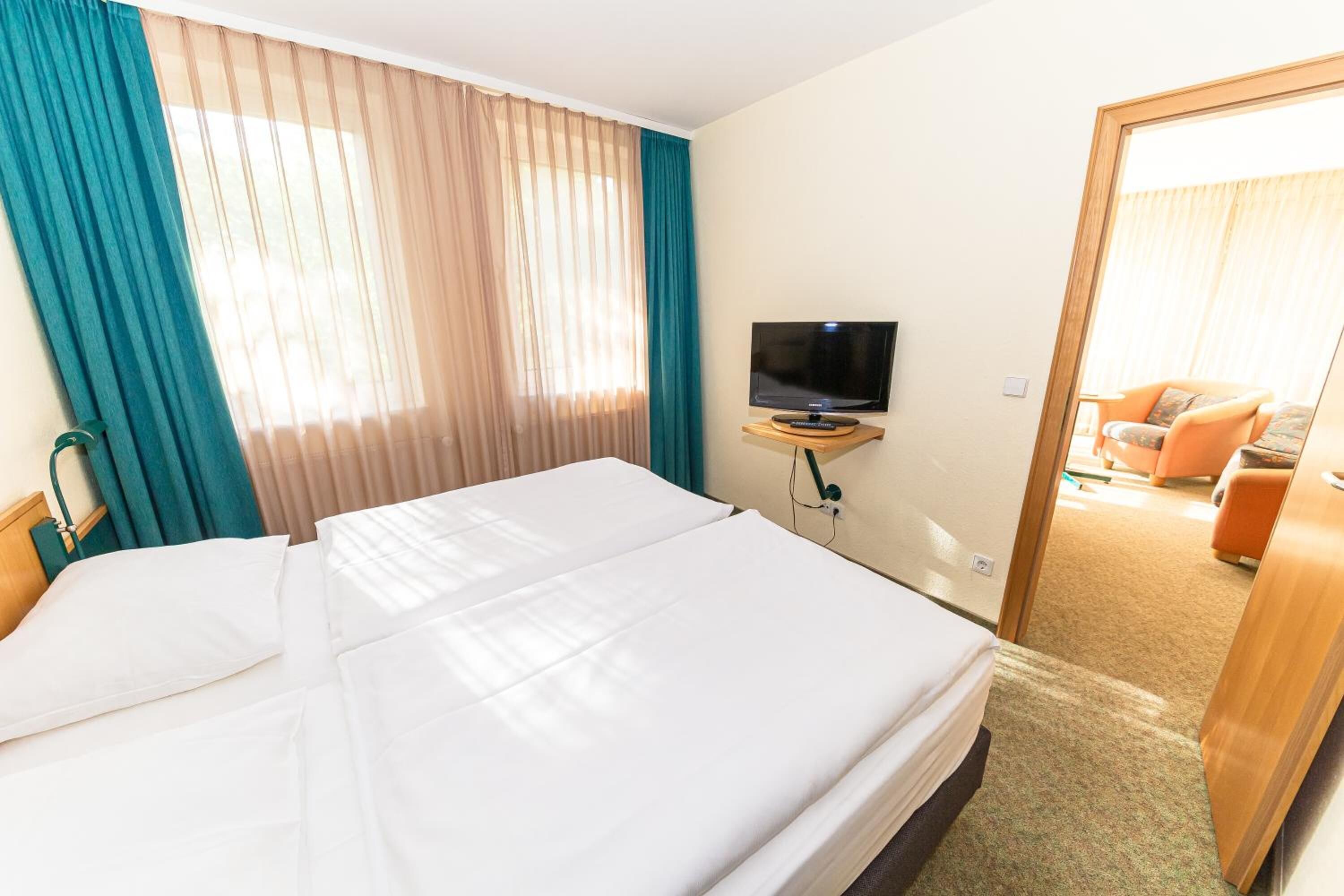 hypo-allergenic bedding, in-room safe, desk, blackout curtains