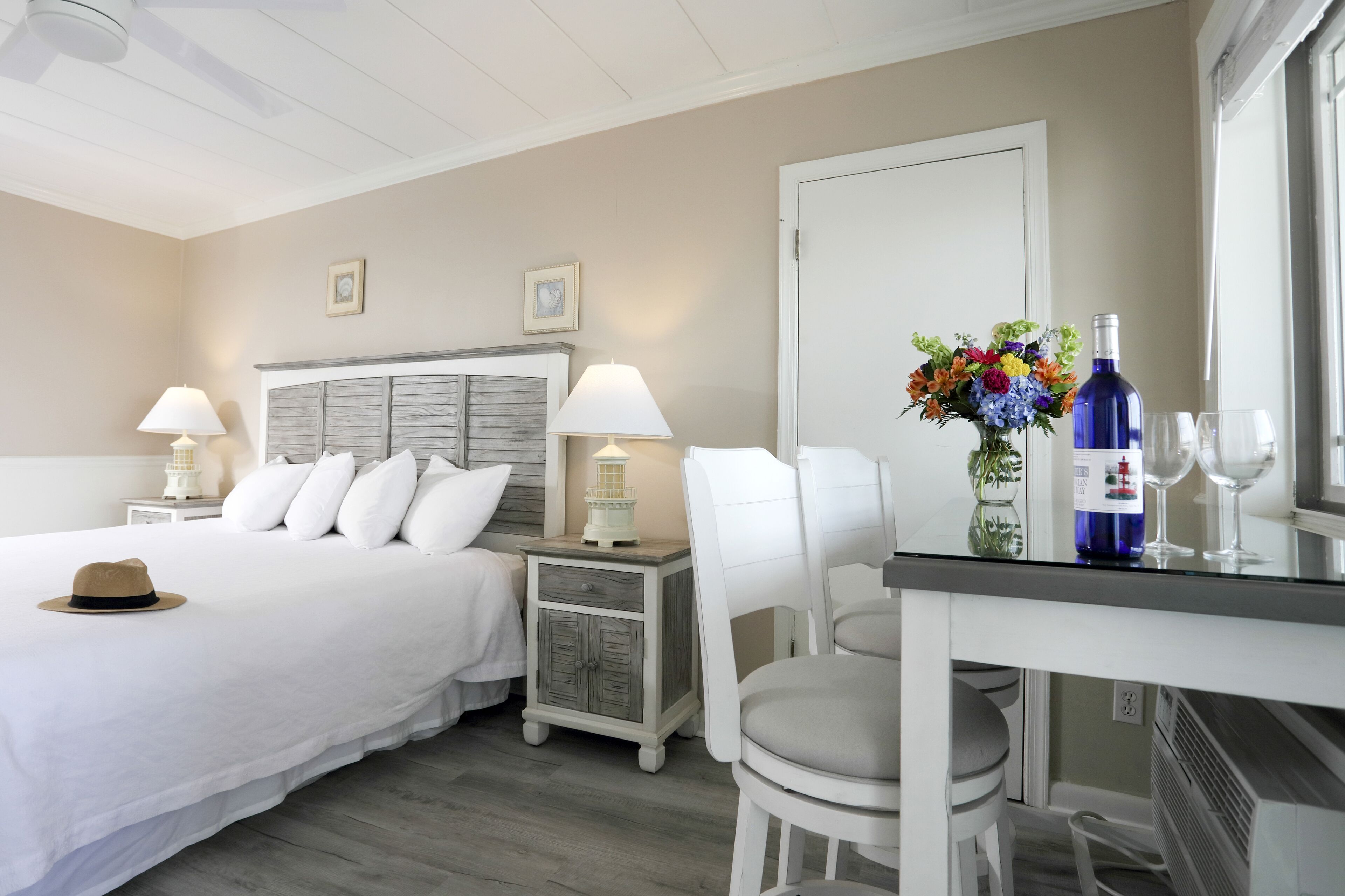 standard room, 1 king bed, non smoking, ocean view | blackout curtains, iron/ironing board, bed sheets, wheelchair access