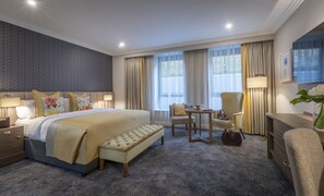 Individuell inredning, unika möbler, skrivbord och strykjärn/strykbräda