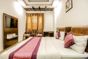 Minibar, rollaway beds