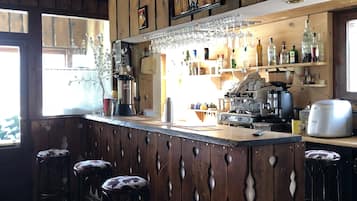 Bar (en el alojamiento)