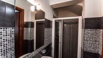 Chambre Quadruple | Salle de bain