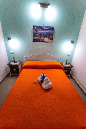 Double Room | Desk, free WiFi, bed sheets - La Scalinata (Taviano)