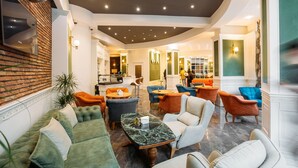 Lobby sitting area - Green Queen Hotel (Tbilisi)