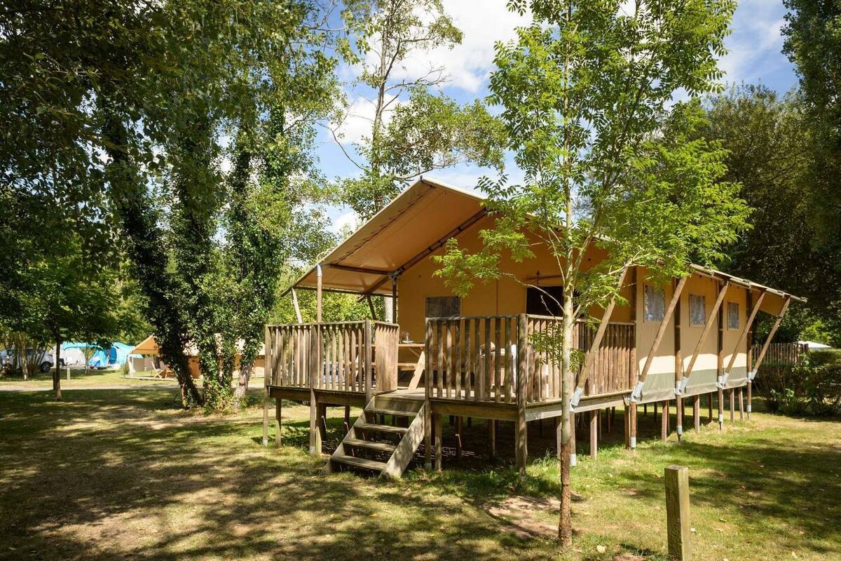Luxury Tent (Safari) | Cribs (free), WiFi (free), individually decorated