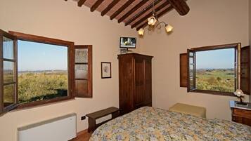 Cots/infant beds, free WiFi, bed sheets