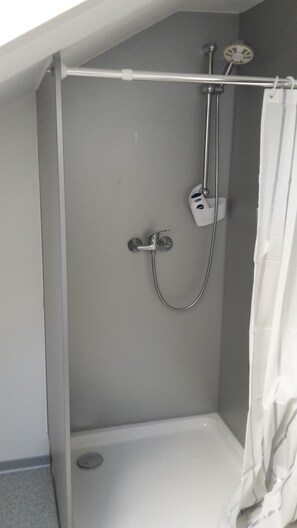 Bathroom shower - Gasthof Waldeck (Engstingen)