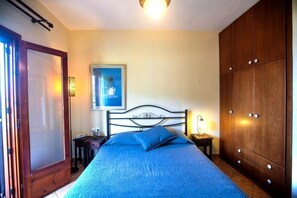 Perushuoneisto, 1 makuuhuone | Työpöytä, äänieristys, silitysrauta/-lauta, ilmaiset vauvansängyt