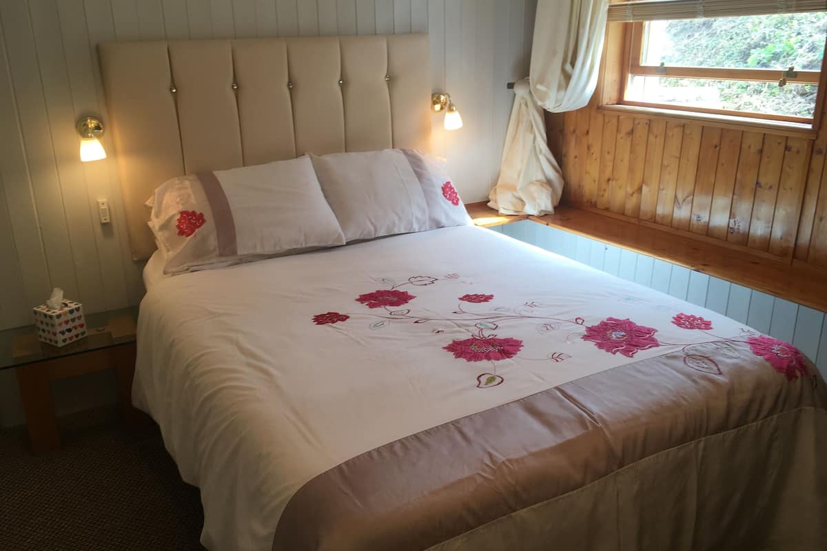 double room | individually decorated, free wifi, bed sheets