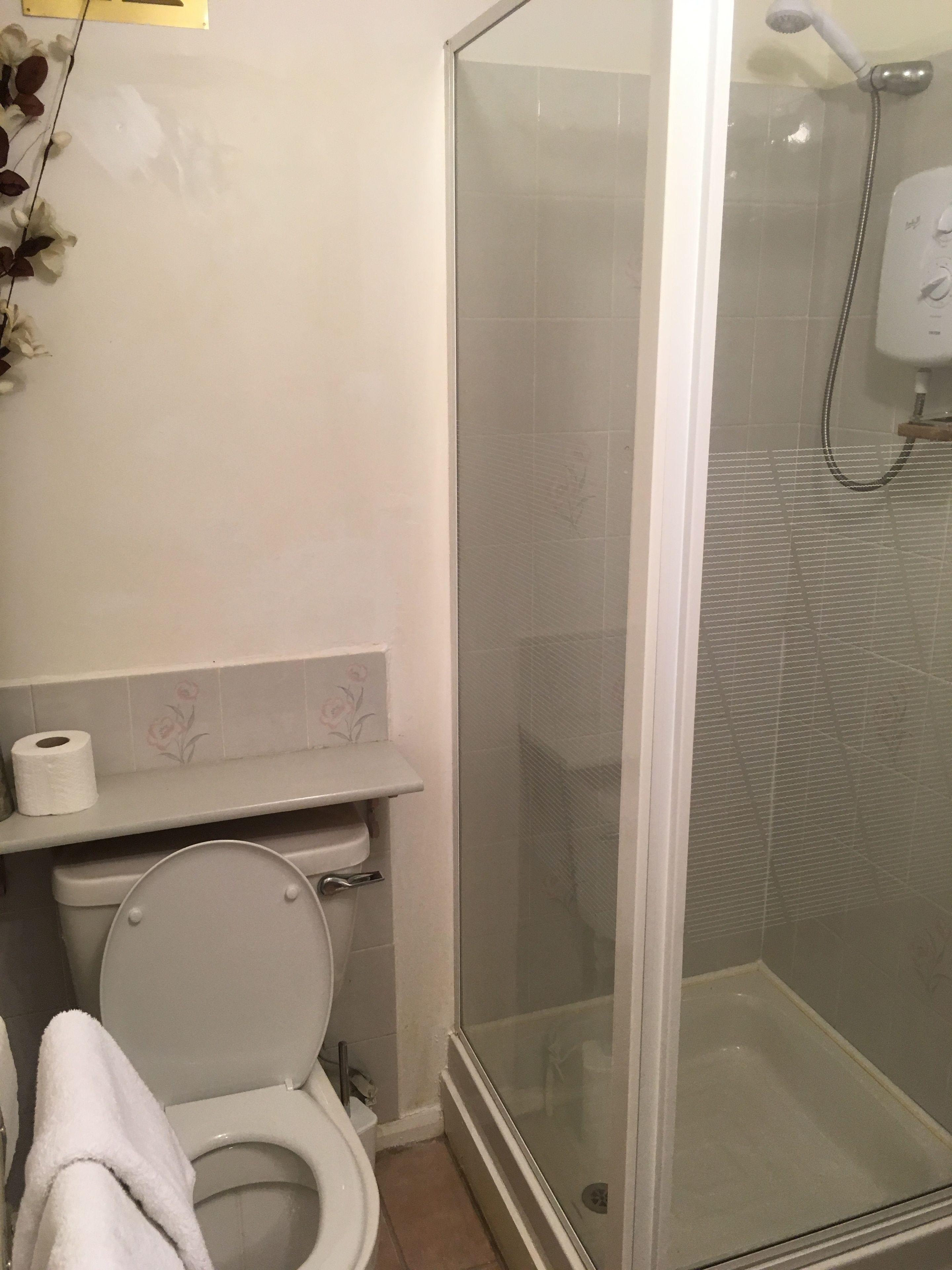 double room | bathroom | free toiletries, hair dryer, towels