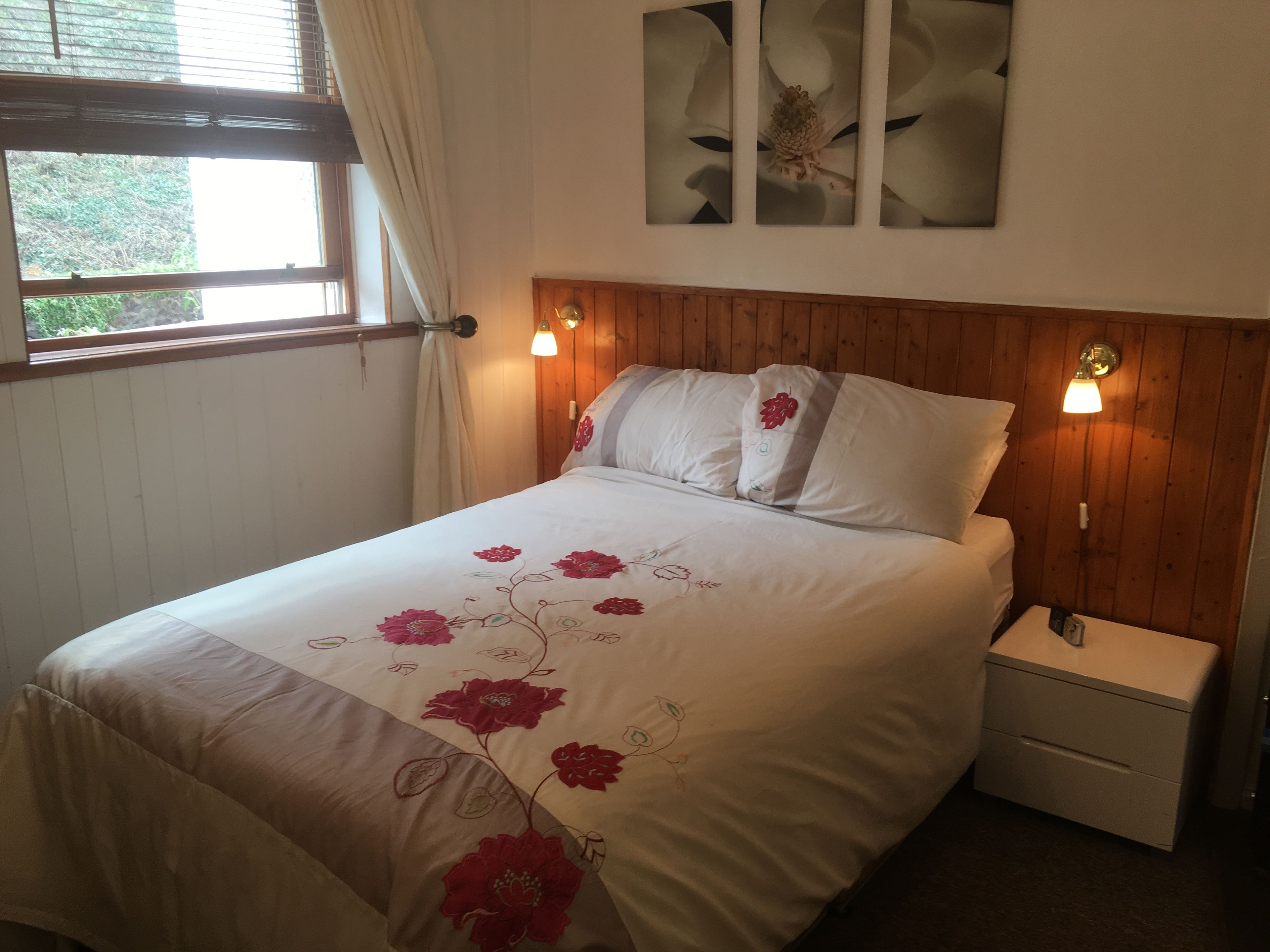 double room | individually decorated, free wifi, bed sheets