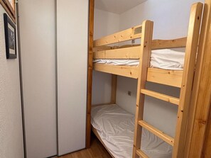 1 bedroom