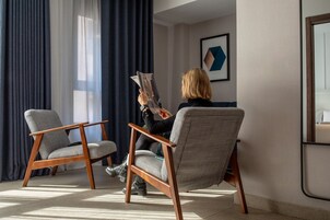 1 多间卧室、羽绒被、客房内保险箱、遮光窗帘