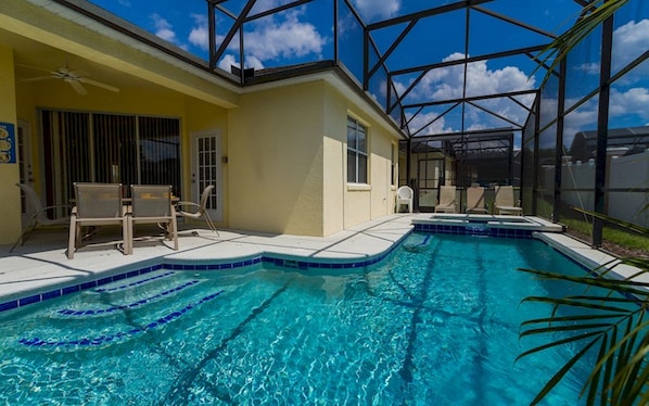 Eigener Pool
