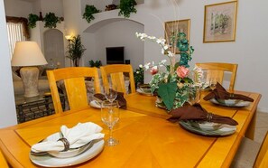 Villa, 3 Bedrooms, Private Pool (2 Bathrooms) | In-room dining