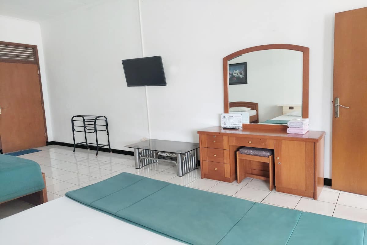 Family Üç Kişilik Oda | Masa, ücretsiz kablosuz İnternet, çarşaf takımı