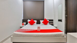 Basic Room, 1 Double Bed, Non Smoking - Hotel Kruti (Veraval)