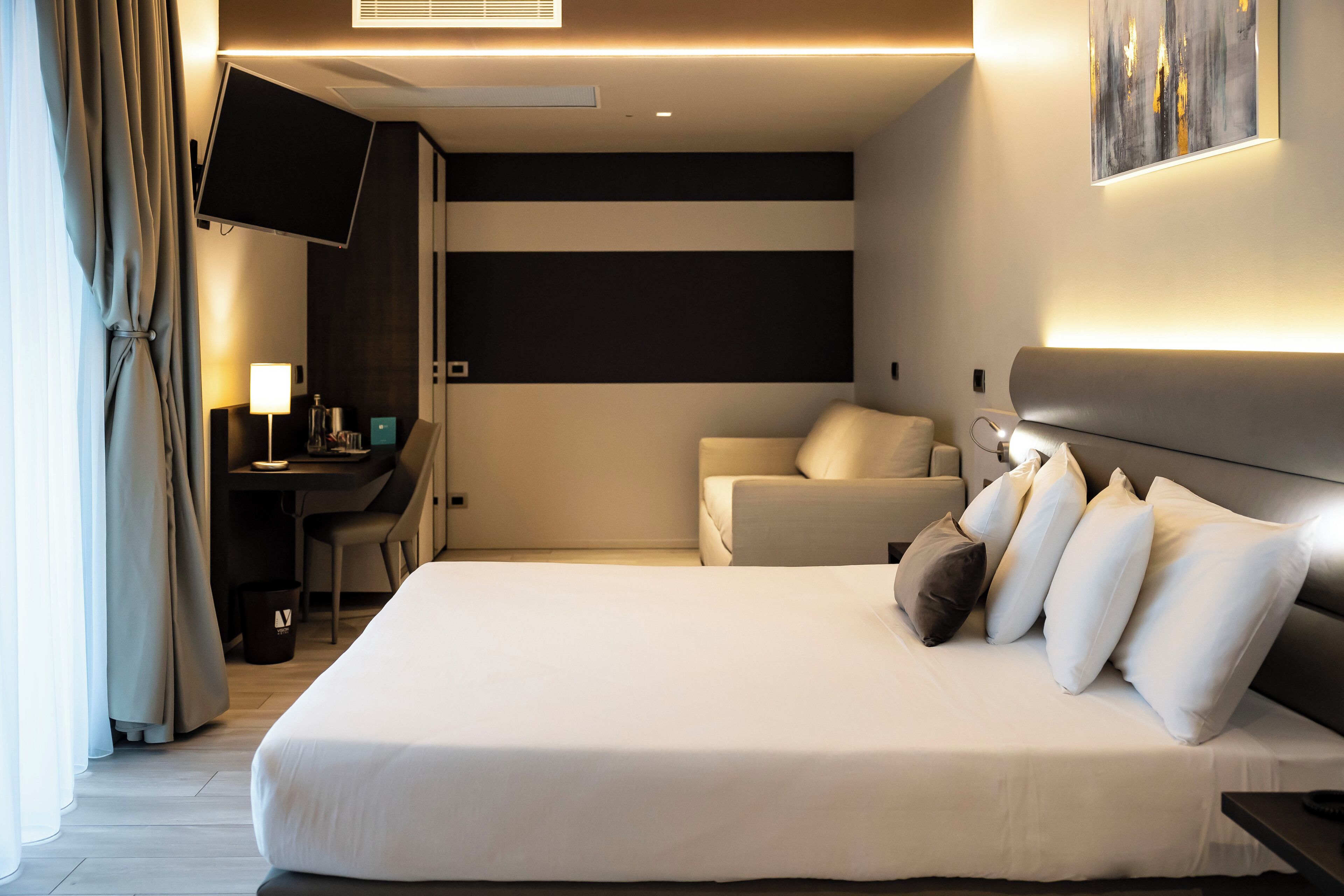 comfort triple room | 1 bedroom, minibar, in-room safe, desk
