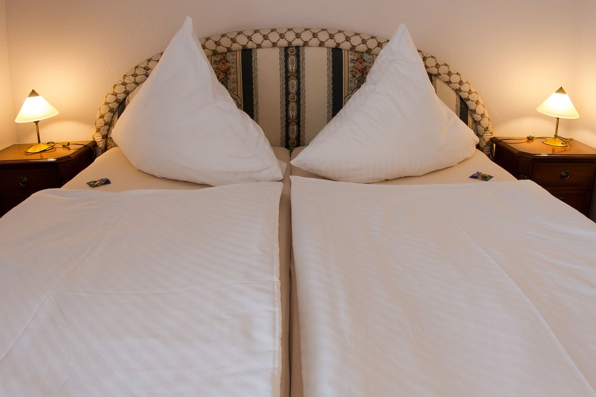 Free WiFi, bed sheets