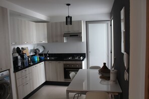 豪華公寓 | 私人廚房 | 雪櫃、微波爐、焗爐、爐具