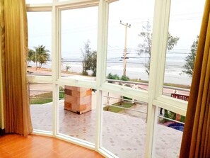 5 Bed room Private Pool Villa Modern Style | Pemandangan balkoni