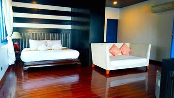 5 Bed Room Private Pool Villa Thai style | Blackout drapes, free WiFi