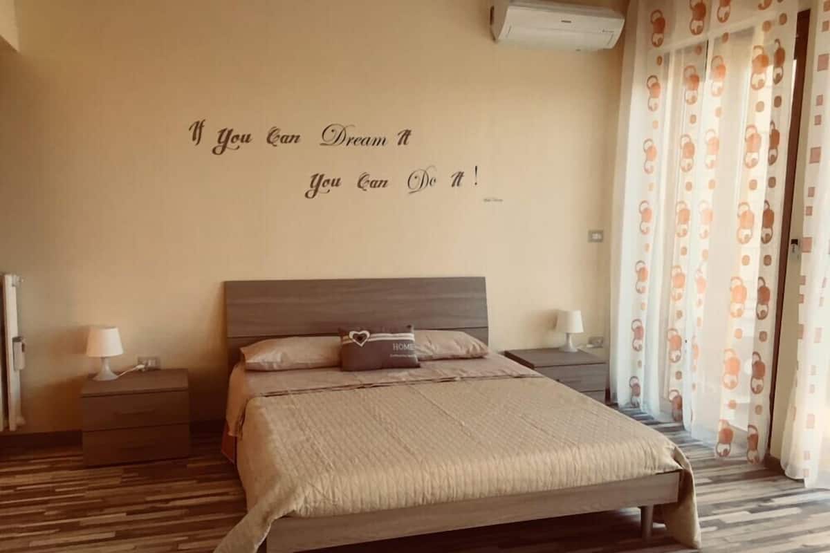 Double Room | Desk, free WiFi, bed sheets, wheelchair access